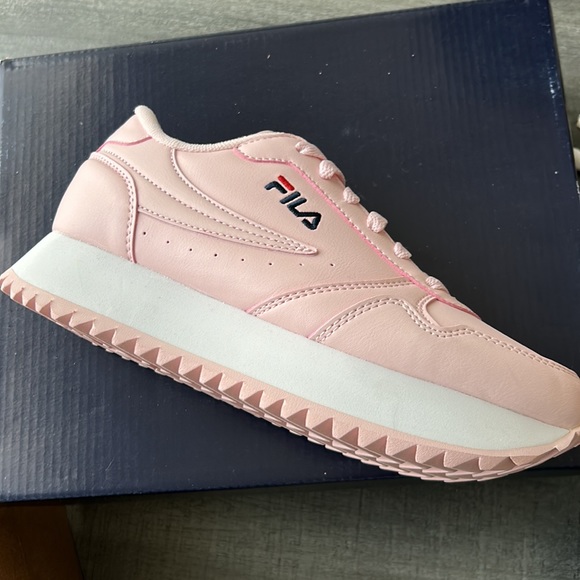 Fila pink sneakers - Picture 2 of 2